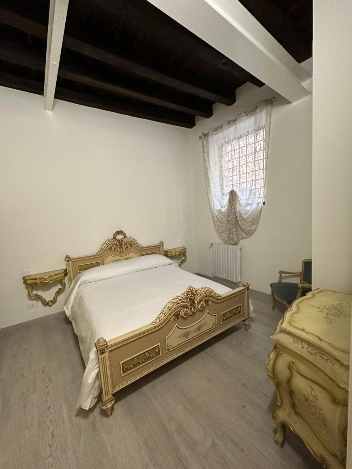 Al Campanile Apartment เวโรนา ภายนอก รูปภาพ
