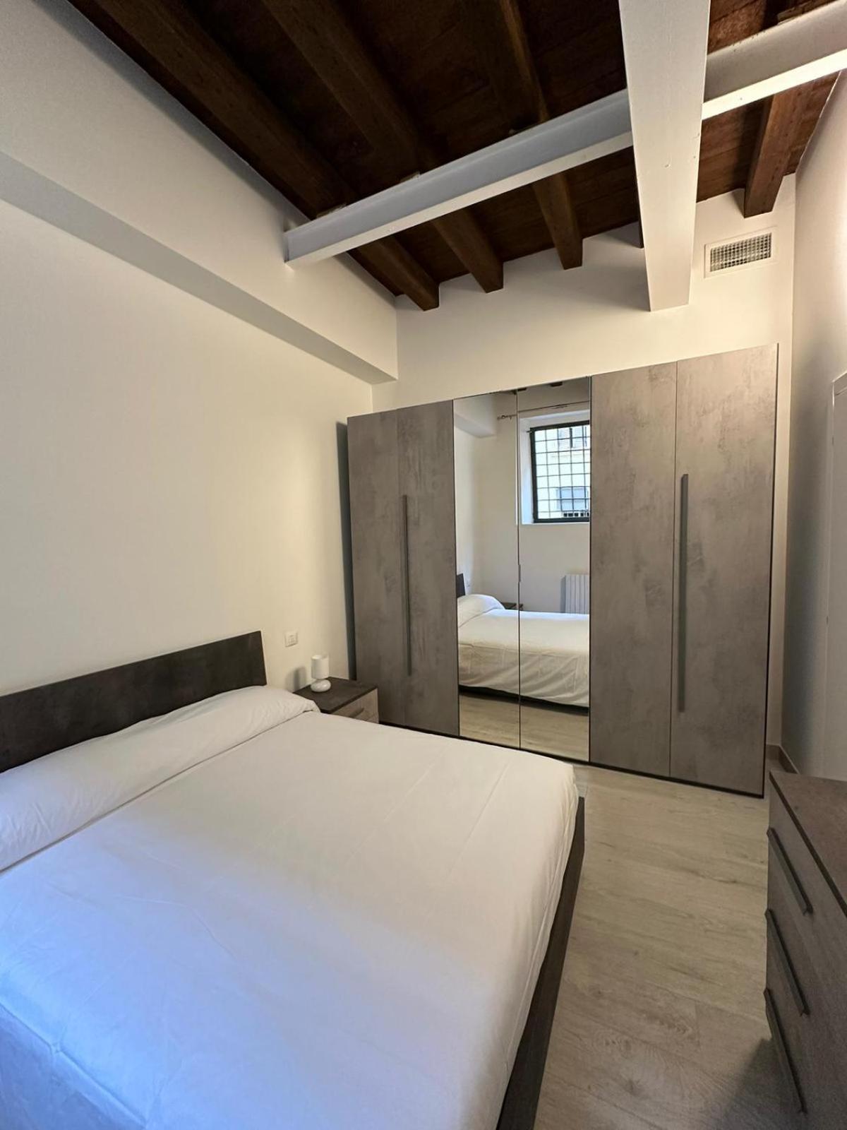 Al Campanile Apartment เวโรนา ภายนอก รูปภาพ